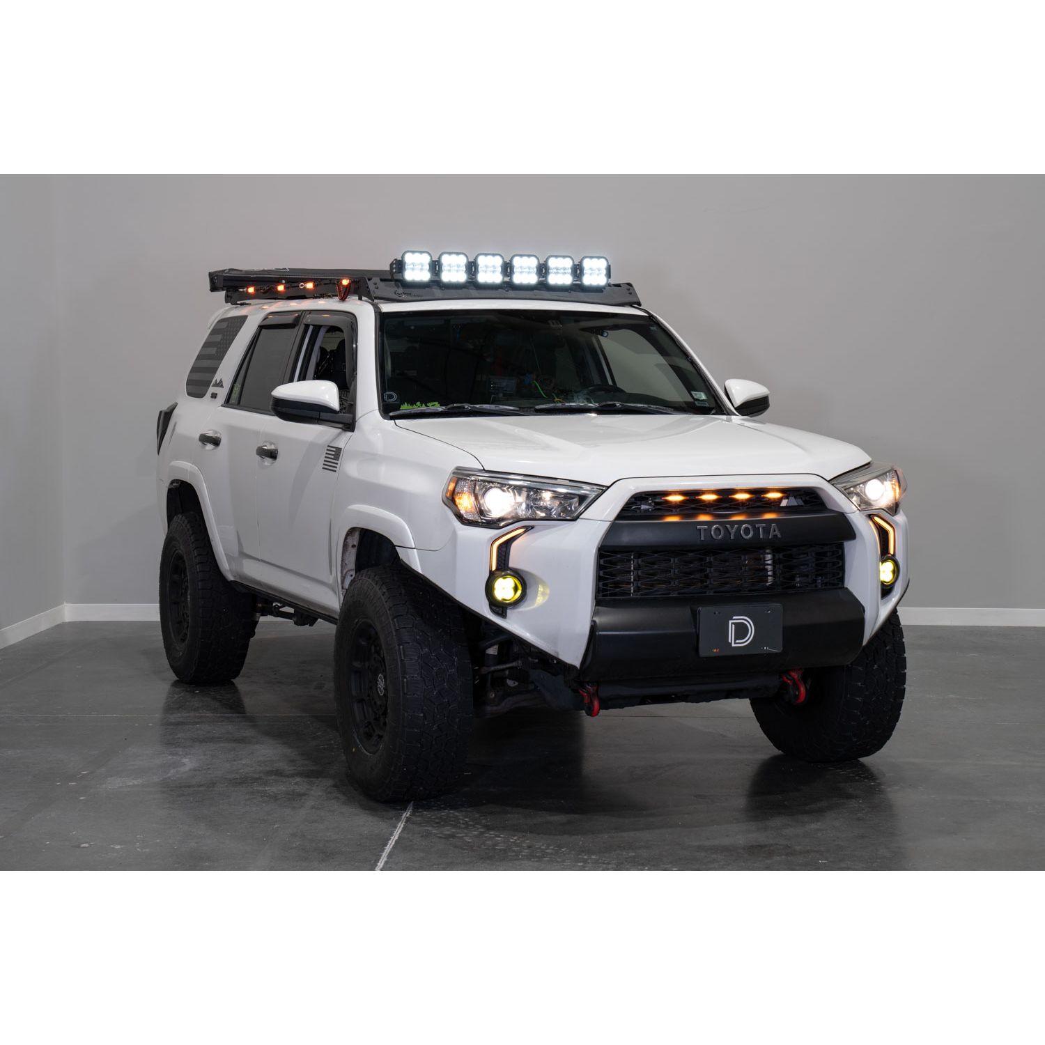 Pod light featuring advanced TIR optics for high efficiency and focus.