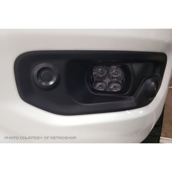 Pod light featuring advanced TIR optics for high efficiency and focus.